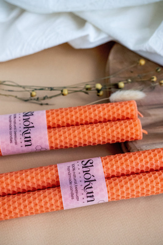 Why Beeswax vs Paraffin: The Benefits of Natural Candles