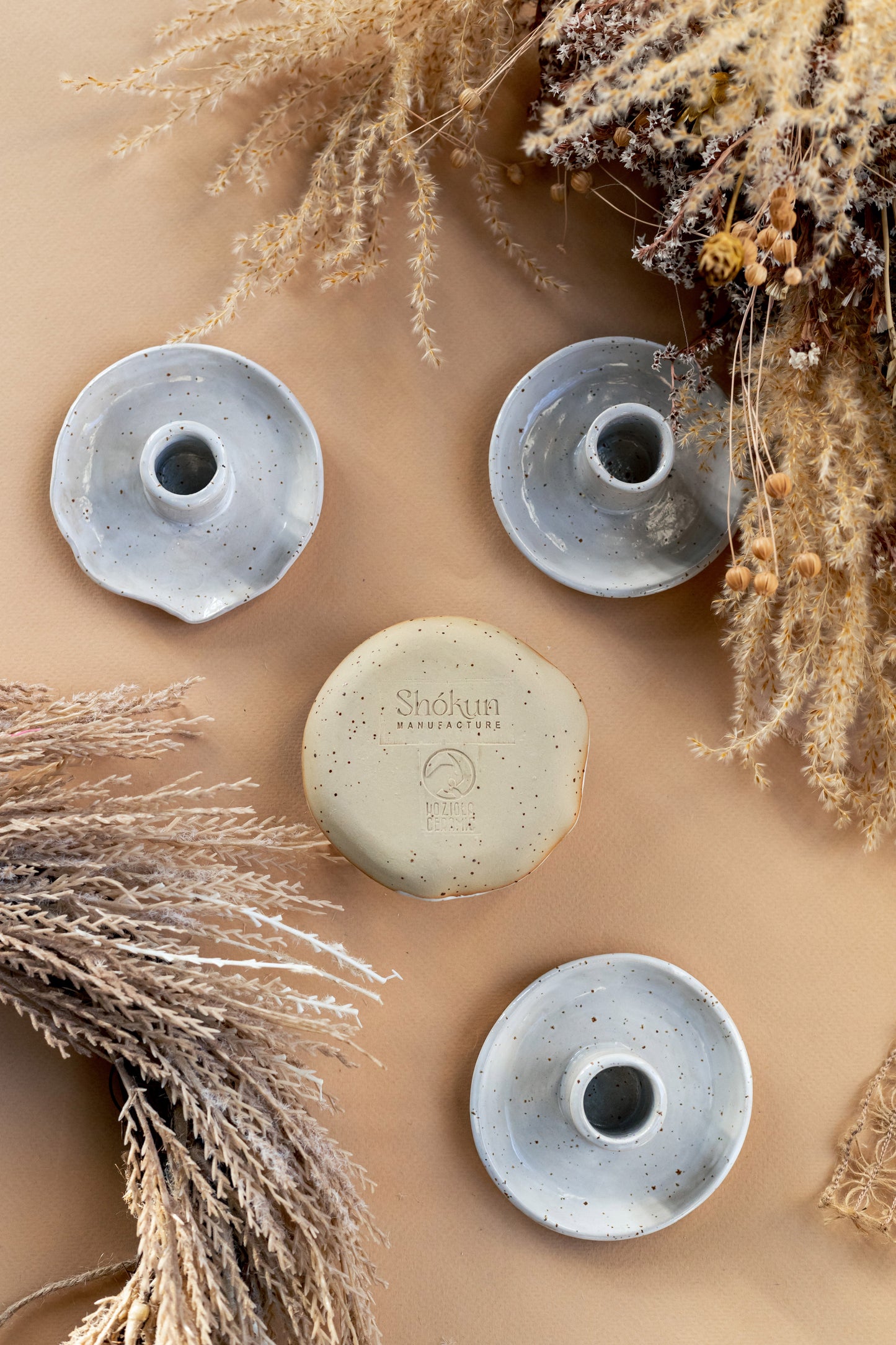 Ceramiczny świecznik w stylu skandynawskim